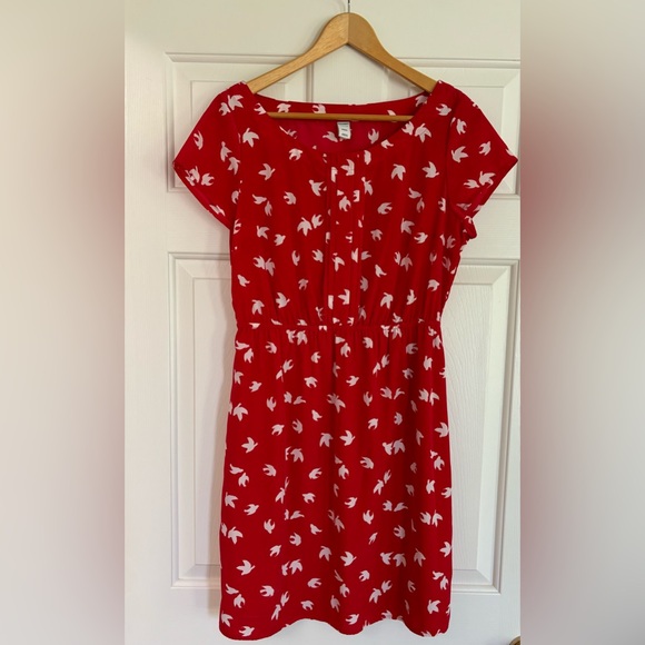 LNC beautiful red bird print mini dress size medium ♥️ 💃 - Picture 1 of 4